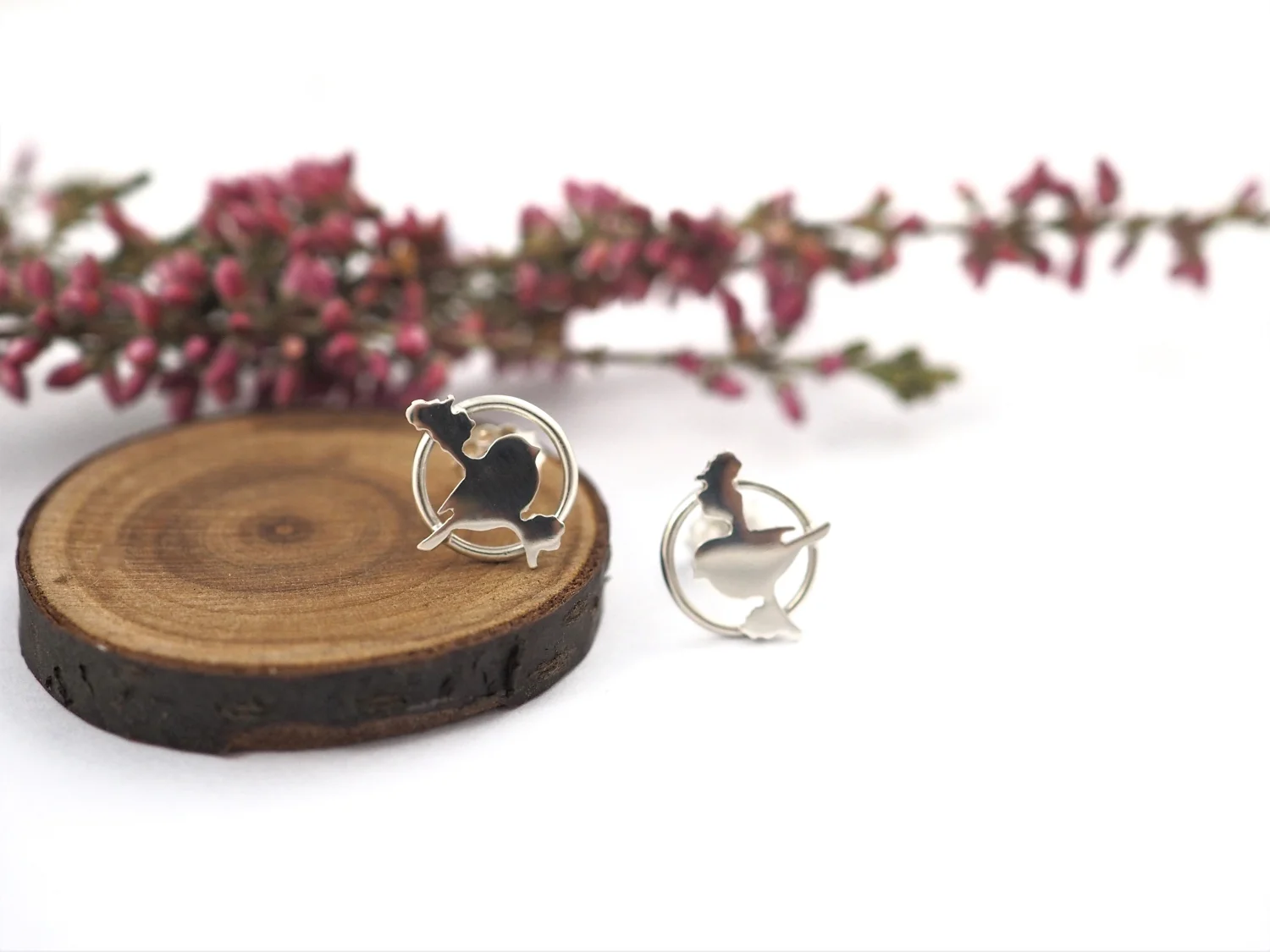 Kolczyki sikorki na gałązce