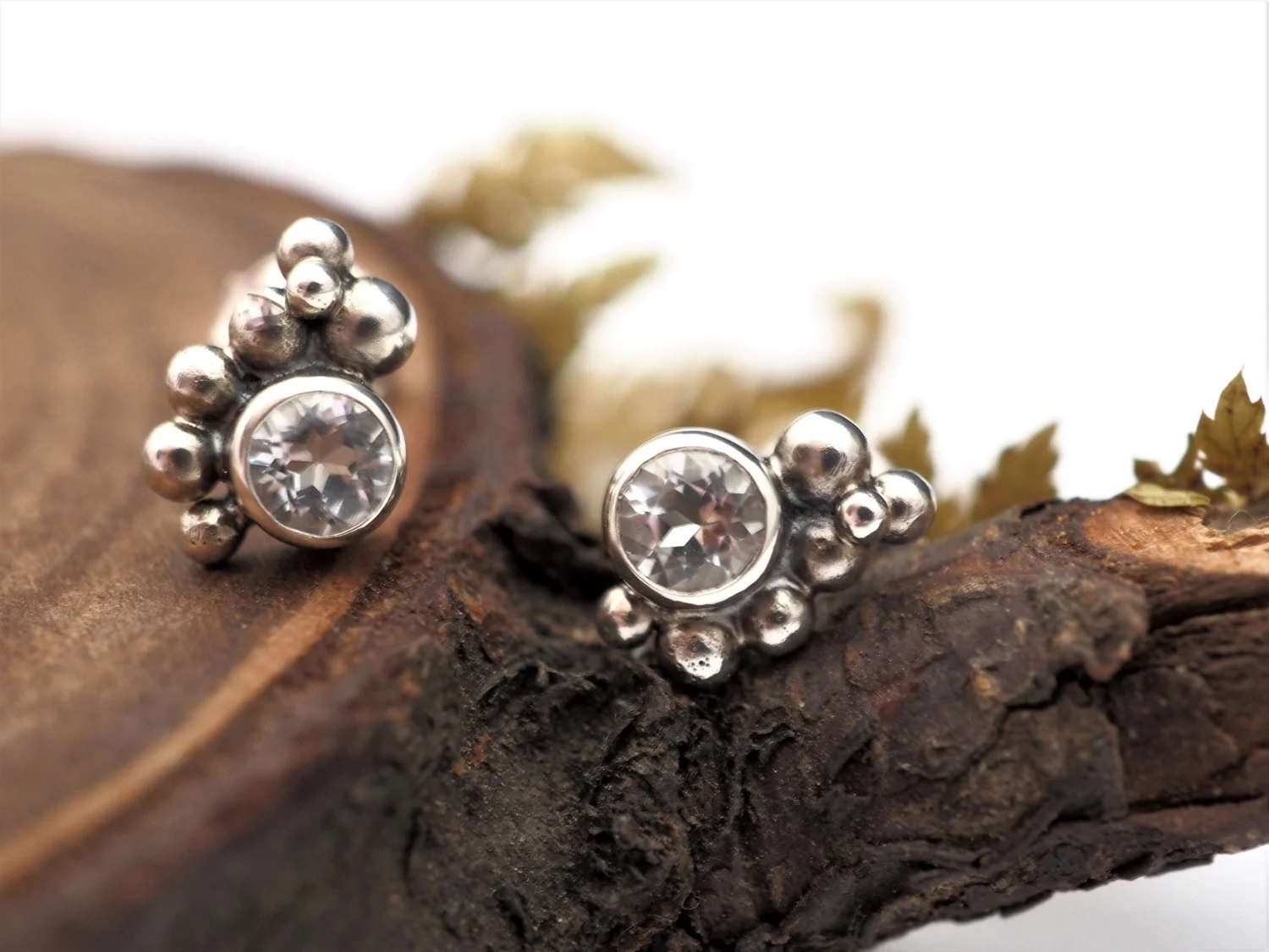 Przebiśniegi z topazami