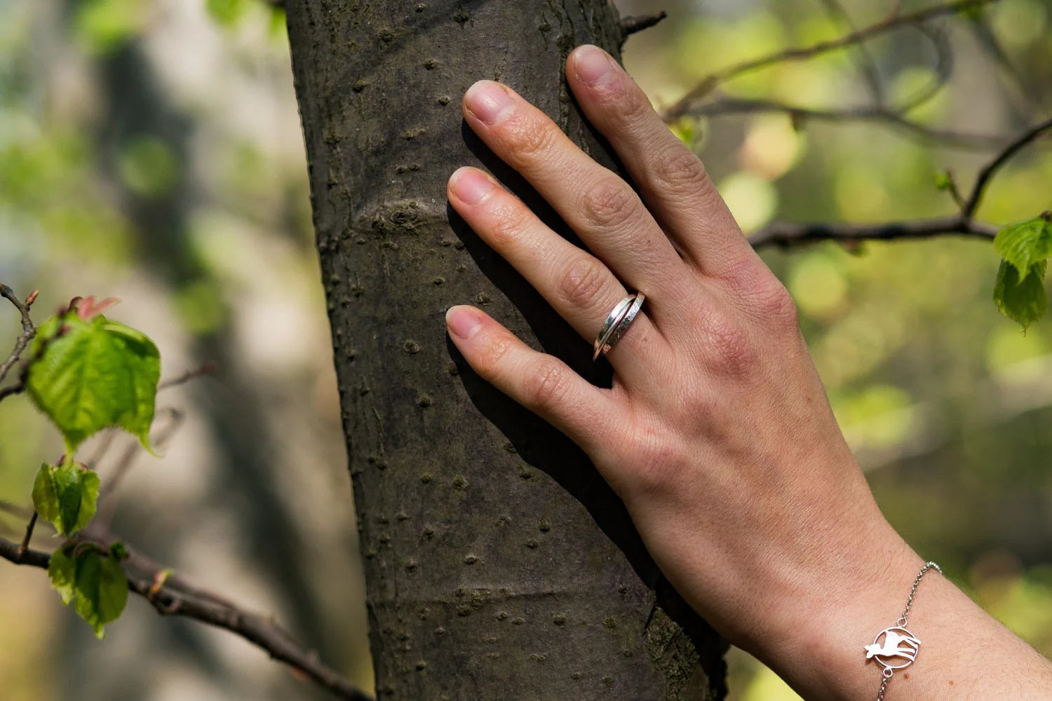 Spleciony pierścionek