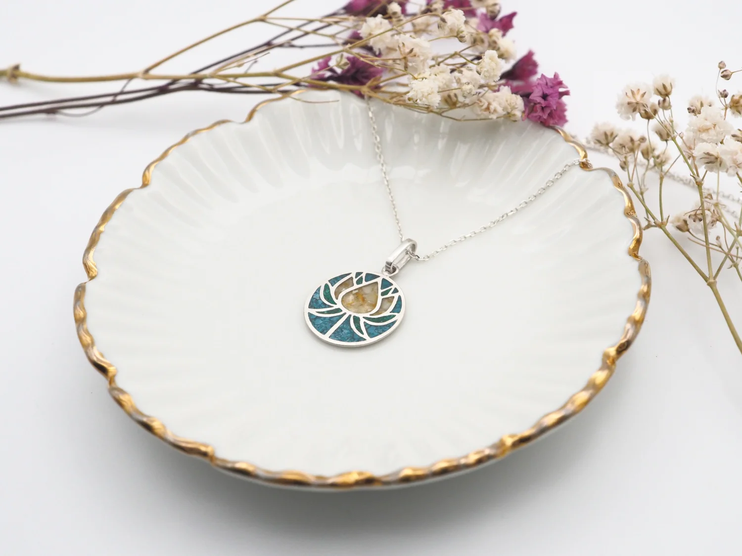 Kwitnący kwiat lotosu 